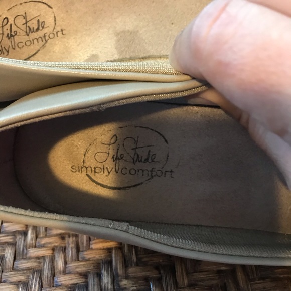 Life Stride Simply Comfort Beige Flats - Picture 4 of 5